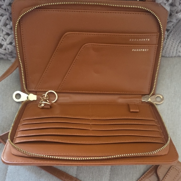 Calpak Brown Croc-Embossed Travel Crossbody Bag - Picture 3 of 6